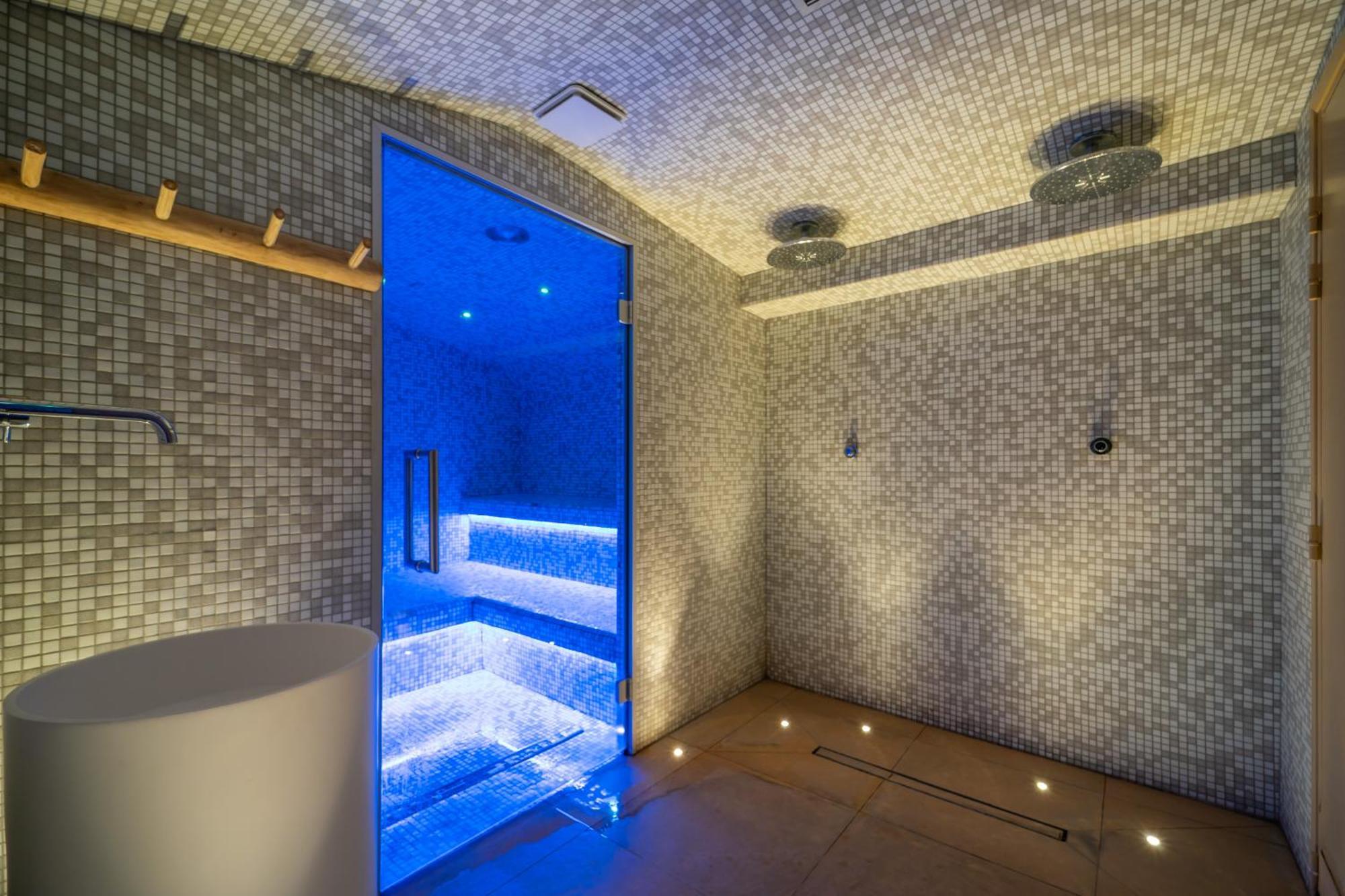 La Finca Hotel & Spa Paris Bagian luar foto