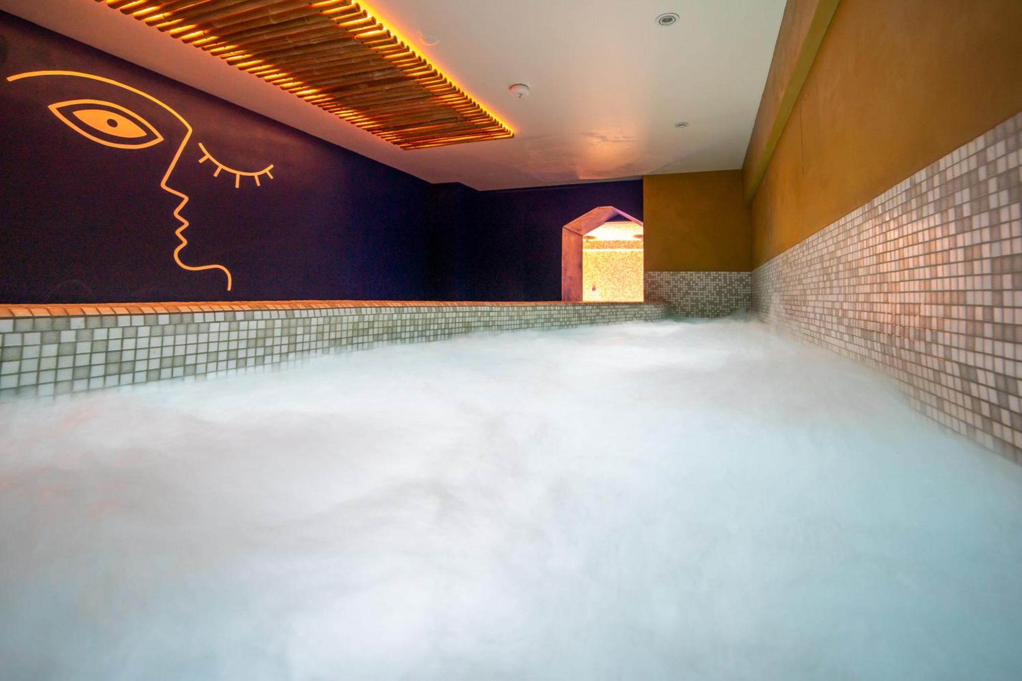 La Finca Hotel & Spa Paris Bagian luar foto